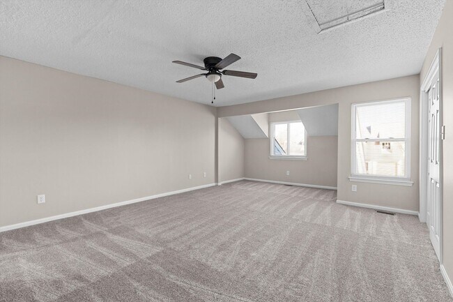 Building Photo - Stylish Living Meets Ultimate Convenience in This 3BR/2.5BA Ocean Lakes Townhome!