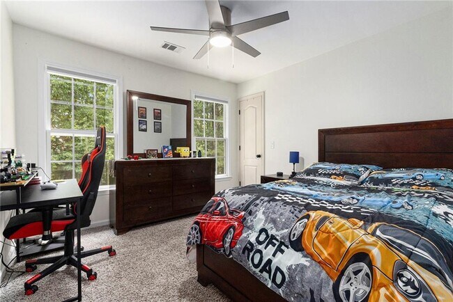 Building Photo - 1611 Hillside Bend Crossing