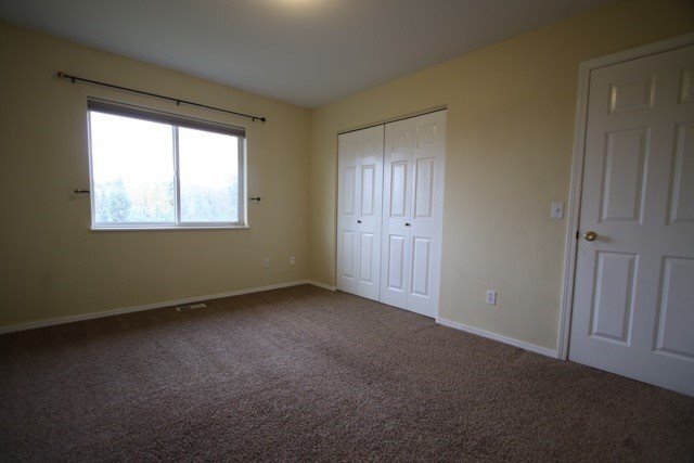 Building Photo - 3 Bedroom Eagle River Condo w/ Easy Highwa...