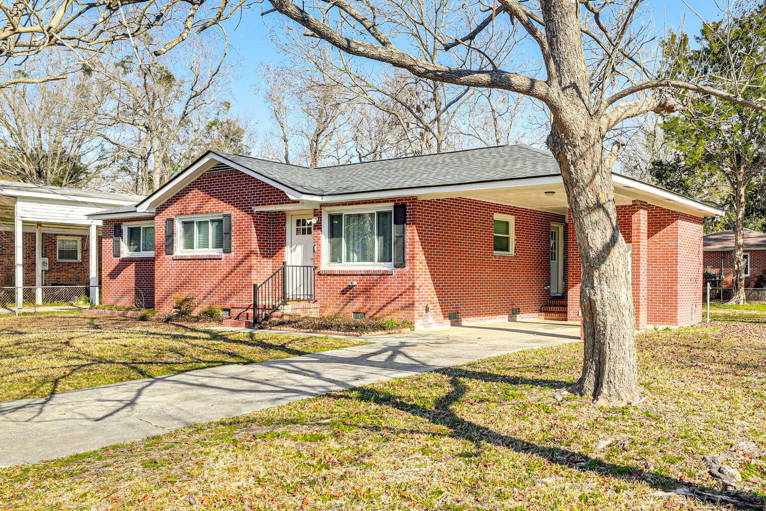 Building Photo - 7012 Terrace Dr