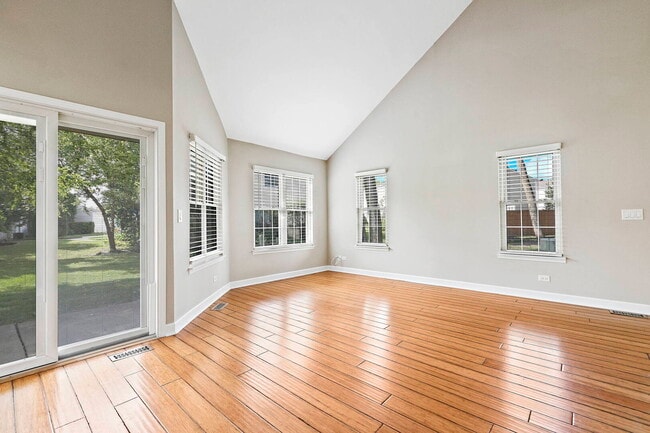 Building Photo - 728 Brandon Pl