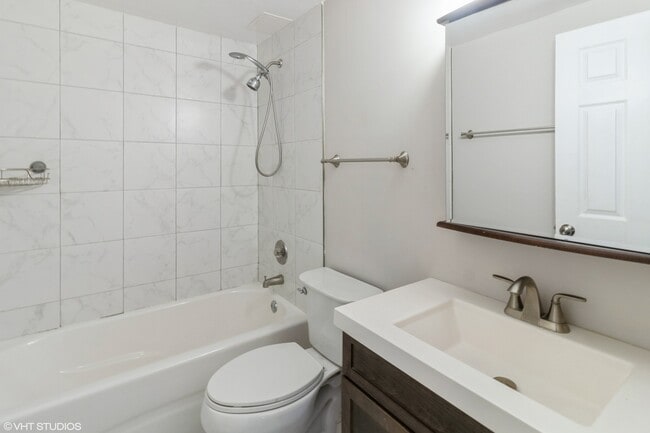 Building Photo - 700 Perrie Dr