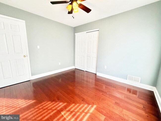 Building Photo - 37 Richards Rd