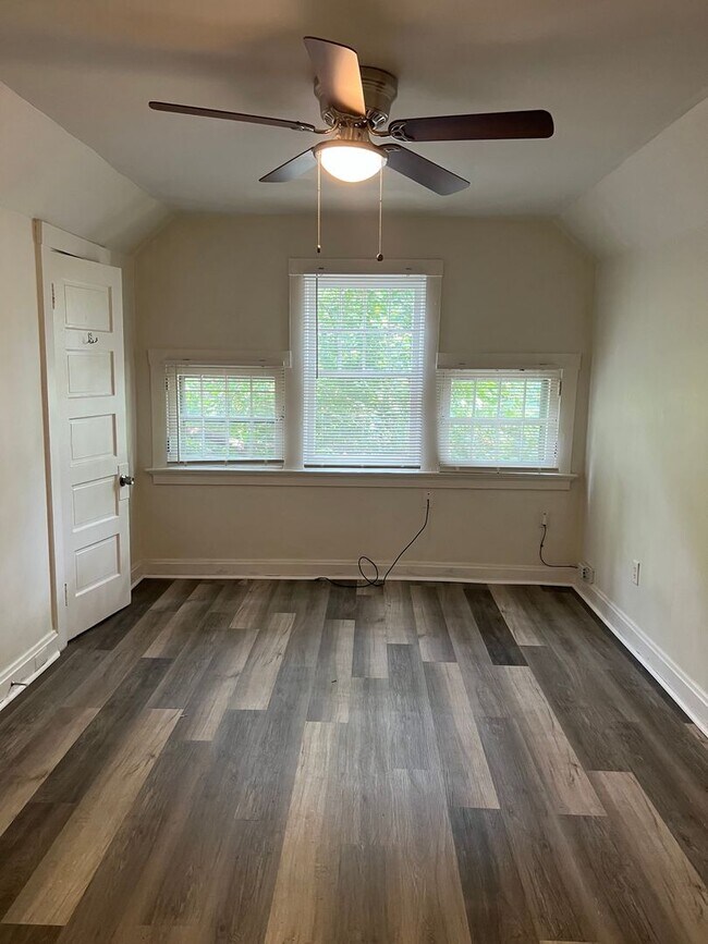 Building Photo - 809 S Fred Shuttlesworth Cir
