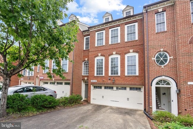 Building Photo - 1515 Regent Manor Ct