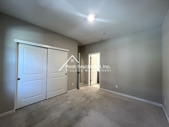 Building Photo - Updated 4bd/3.5ba Natomas Home with Garage!