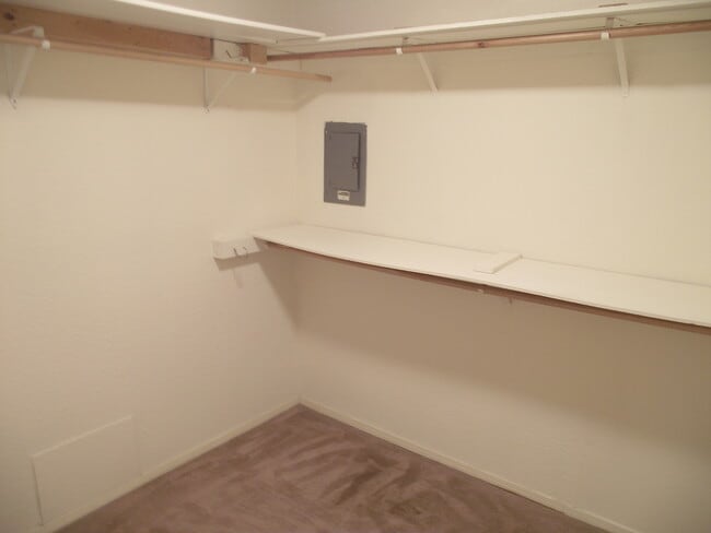 Building Photo - Northeast El Paso 3 Bed Refrig A/C w/Mount...