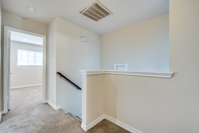 Building Photo - 7811 Kingsbury Wood