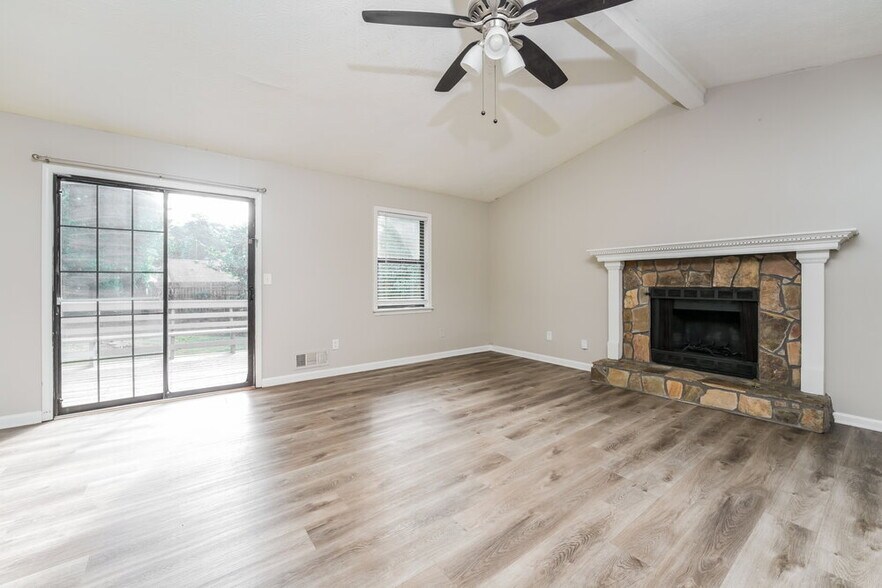 Building Photo - 2678 Porter Dr