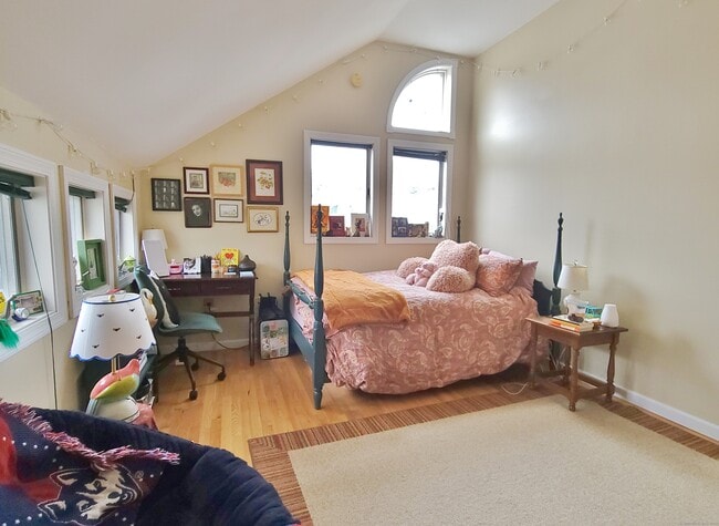 Building Photo - 141 Courtyard Ln