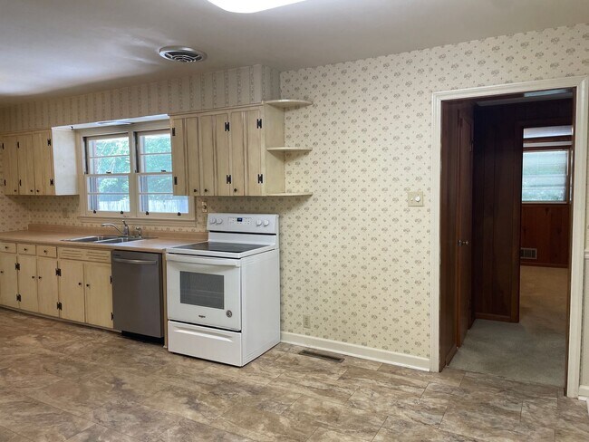 Building Photo - 106 Silver Bluff Rd