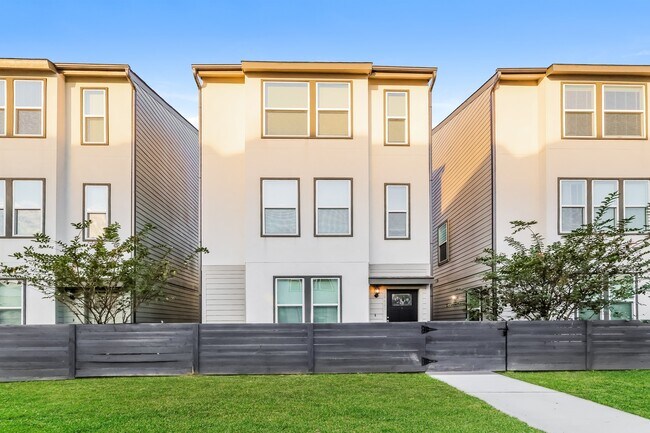 Building Photo - 18427 Idyllic Aly