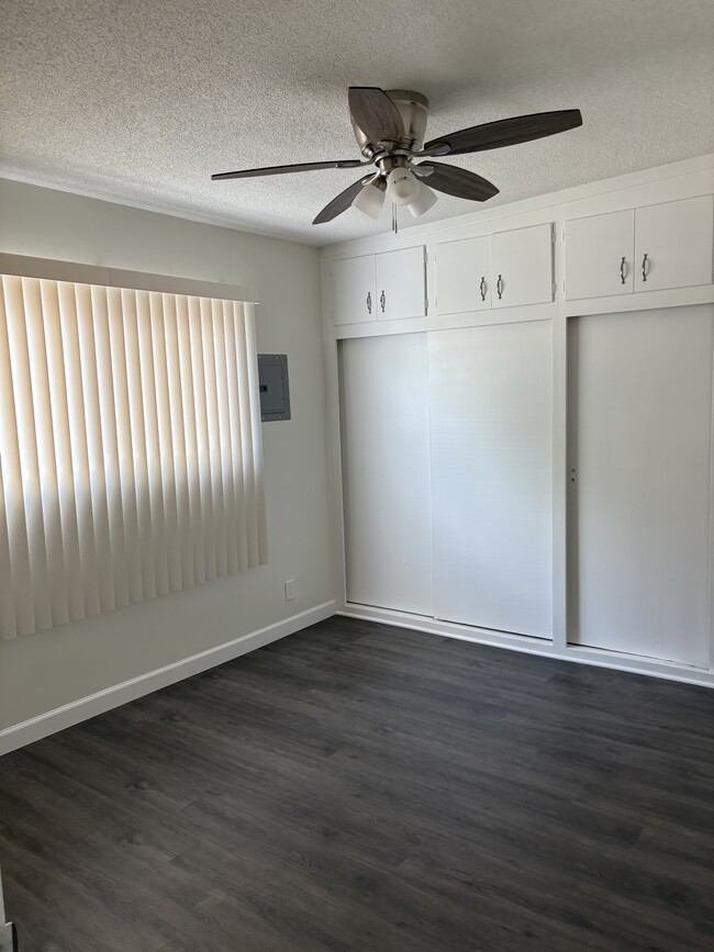 Bedroom - 6549 Johnson Ave