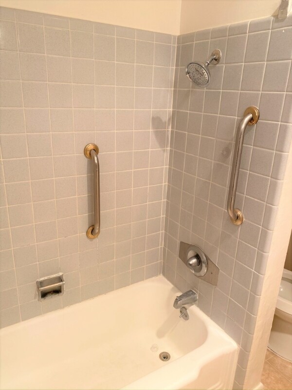 Building Photo - 638 Silverwood Ave