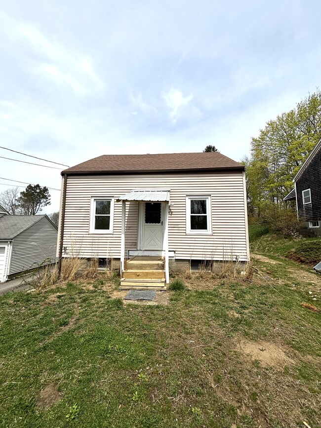 Building Photo - 4 Burgeville Ct