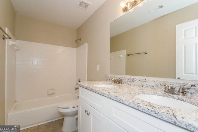 Building Photo - 3180 Elmendorf Dr NW