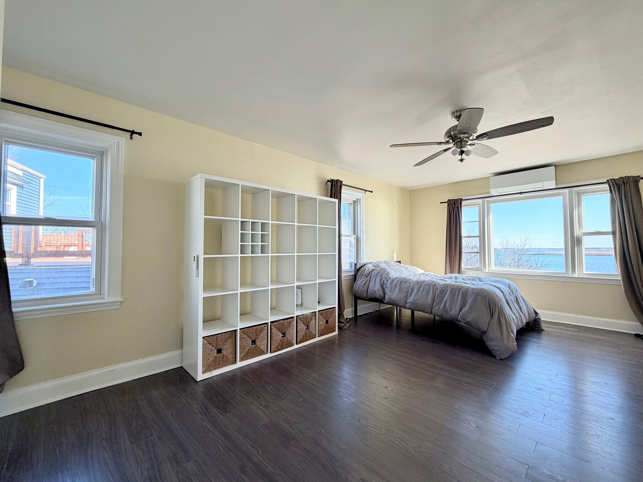 Building Photo - 36 Annavoy St