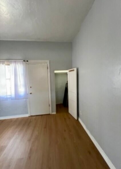 Building Photo - 6089 1/4 Cashio St