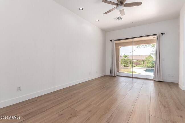 Building Photo - 7701 E Buteo Dr