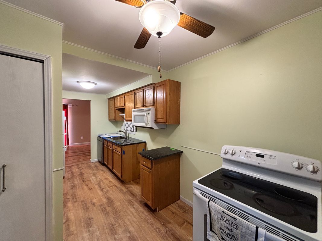 Building Photo - 17082 Kingsbrooke Dr