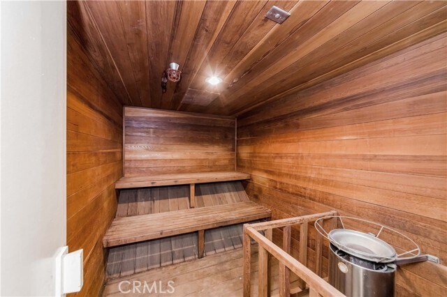 Building Photo - 358 S Gramercy Pl