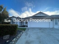 Building Photo - Stunning Three Bedroom in North Salinas  (...