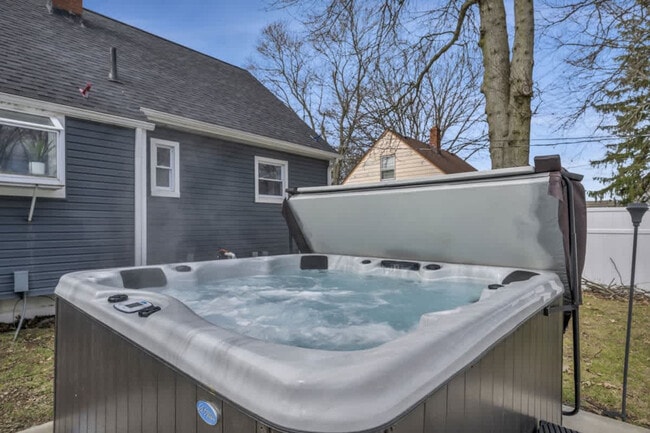 Building Photo - 1036 Union Ave