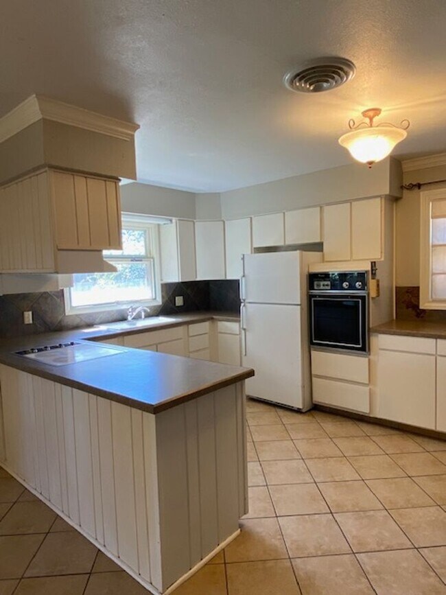 Building Photo - 5231 16th St