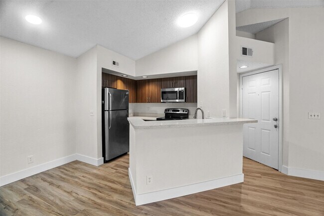 Building Photo - 12730 Vista Isles Dr