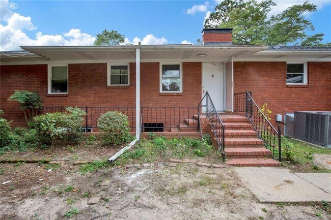 Building Photo - 301 Fairfield Rd
