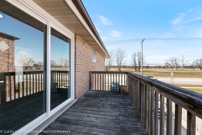 Building Photo - 7653 Roberts Rd