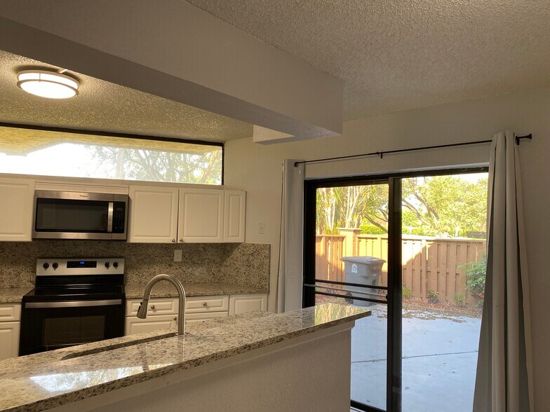 Building Photo - 8225 Severn Dr
