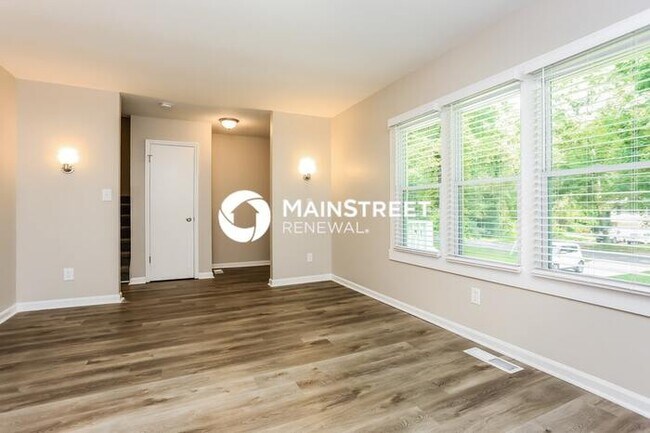 Building Photo - 3 Bedroom Pet-Friendly Home in STONE MOUNT...