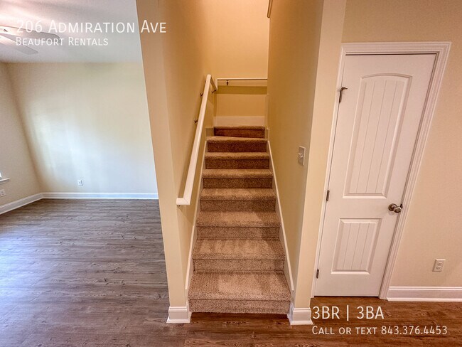 Building Photo - 206 Admiration Ave