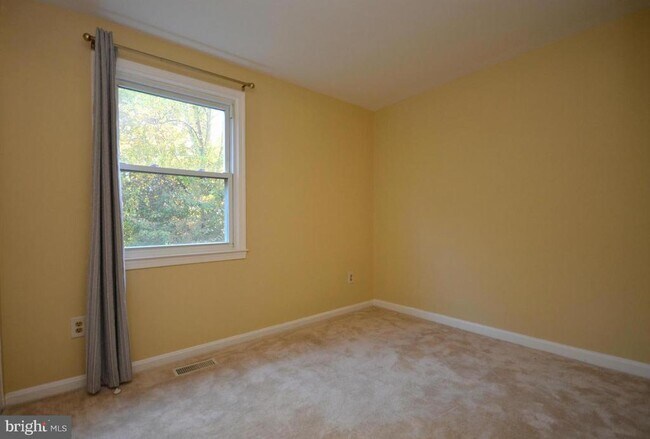 Building Photo - 3151 Ellenwood Dr