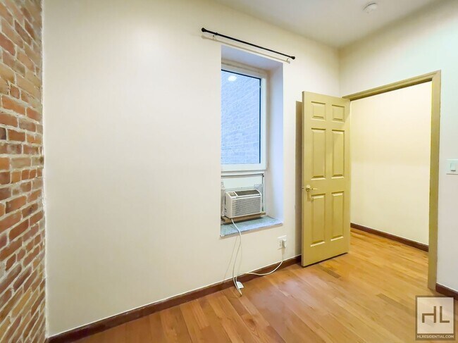 Building Photo - HURON STREET / Greenpoint Brooklyn / Spaci...