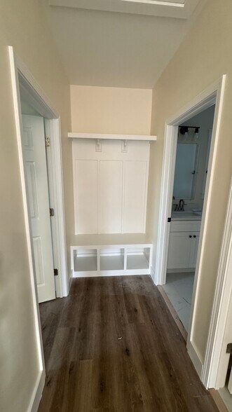 Building Photo - 1322 Fairland Ave