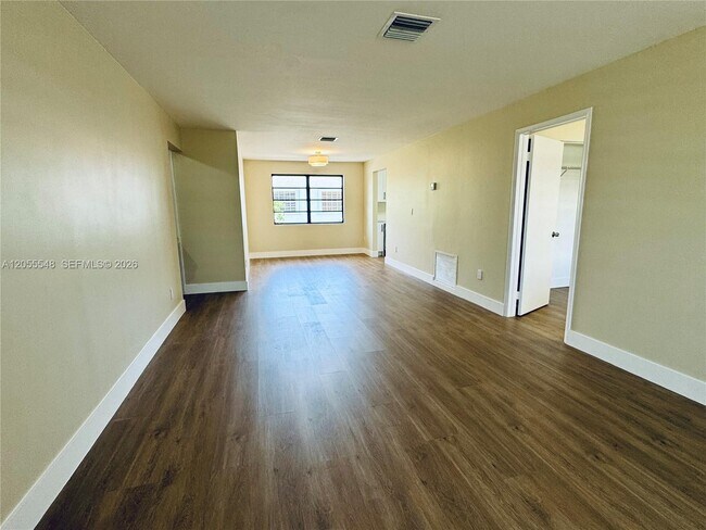 Building Photo - 19360 SW 103rd Ct