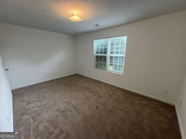 Building Photo - 1613 Fort Perry Way