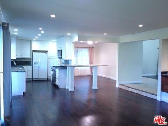 Building Photo - 17230 Avenida de la Herradura