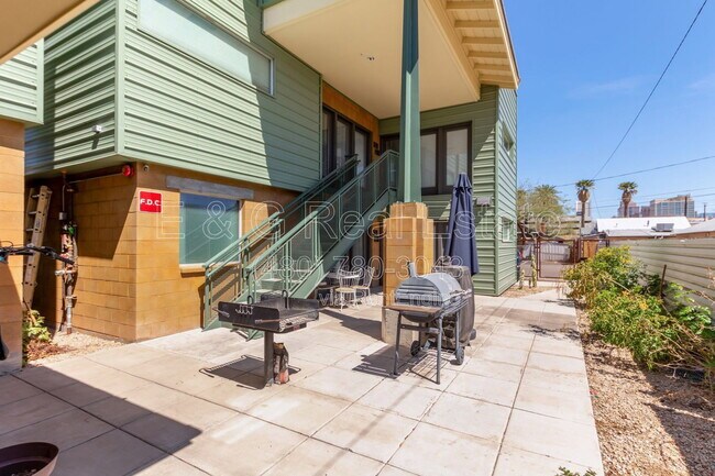 Building Photo - 129 N 11th Ave
