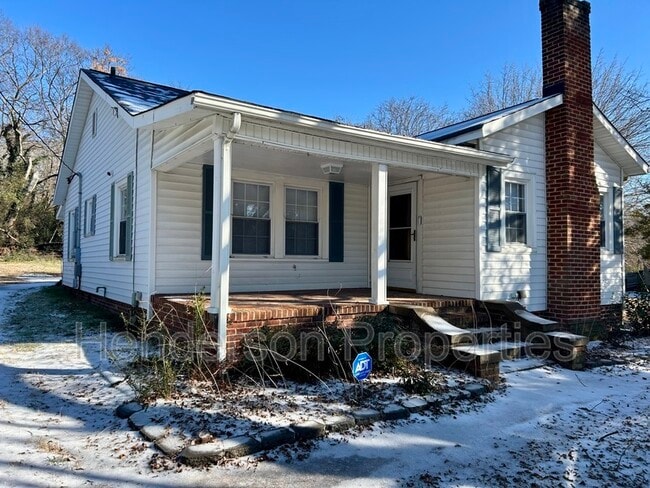 Building Photo - 935 Old Charlotte Rd SW