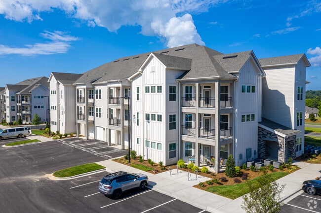 Building Photo - Avalon at Palisades