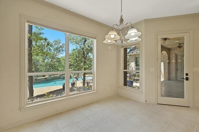 Building Photo - 10111 Bluffview Cir