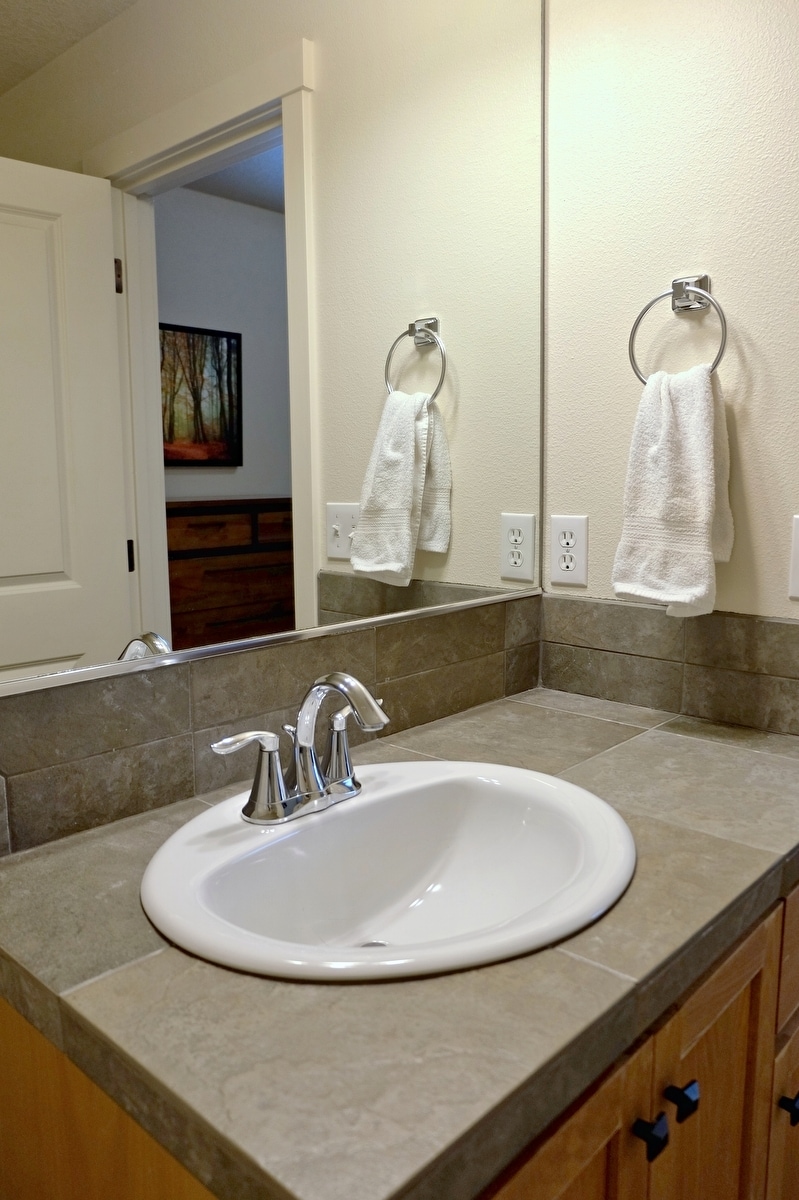 Building Photo - 618 NE Garswood Ln