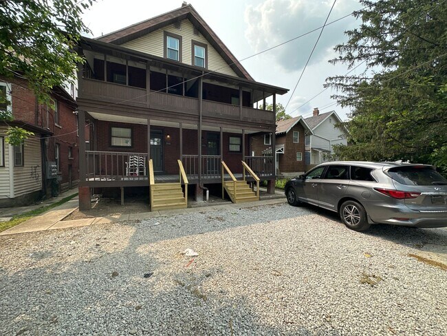 Building Photo - 1948 Summit St