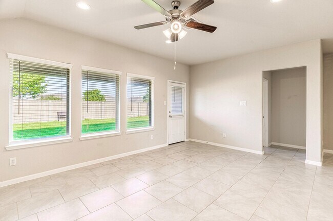 Building Photo - 7558 Highland Chase Dr