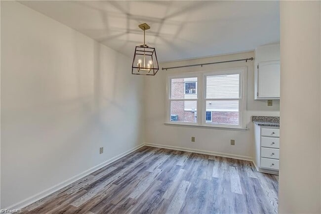 Building Photo - 115 S Mendenhall St