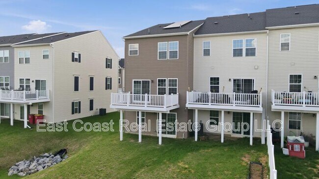 Building Photo - 105 Dripping Spring Dr