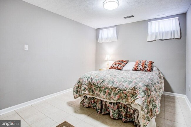 Building Photo - 5036 Finsbury Rd